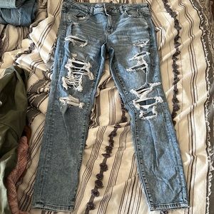 ONLY WORN ONCE American Eagle ripped jeggings